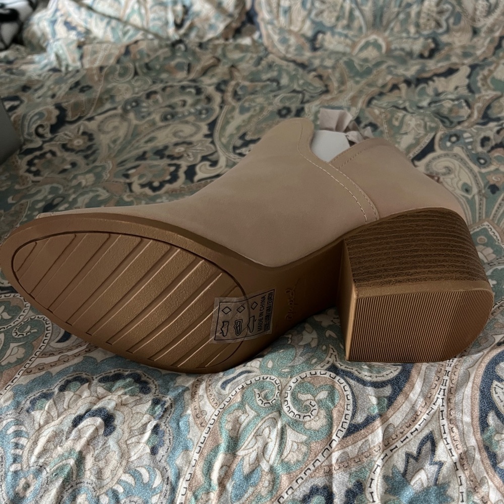 Qupid Booties - Picture 4 of 7